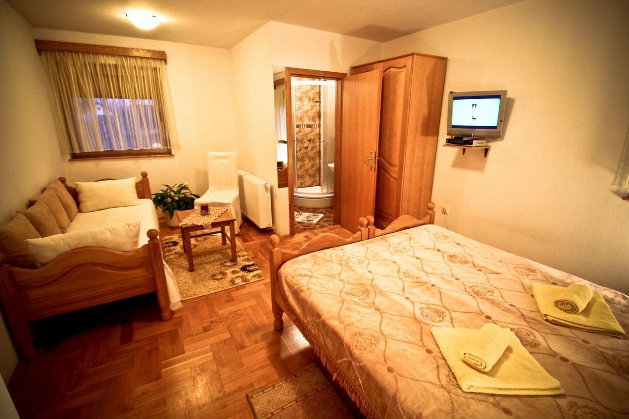 Bed and Breakfast Kod Ribica Jasenovac Екстер'єр фото